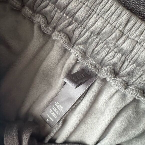 SKIMS Grey Velour Jogger Lounger Pants Size Medium - Picture 7 of 12